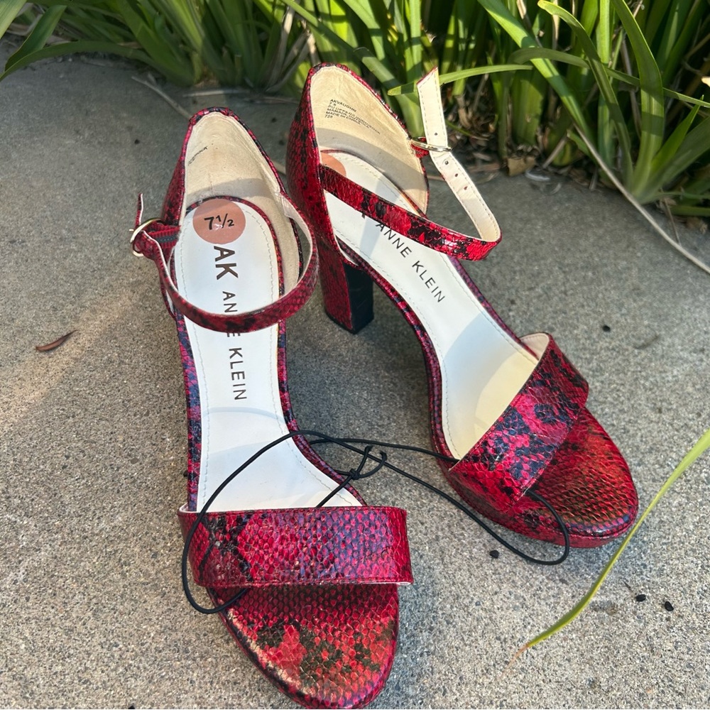 Vintage Style Brand New Red Elegant Design Anne Klein Heels